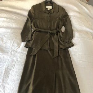 Doncaster Army Green Silk Skirt Suit 10 & 6P